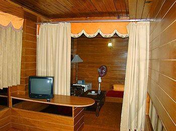 Chandermukhi Hotel Manāli Екстериор снимка