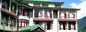 Chandermukhi Hotel Manāli Екстериор снимка
