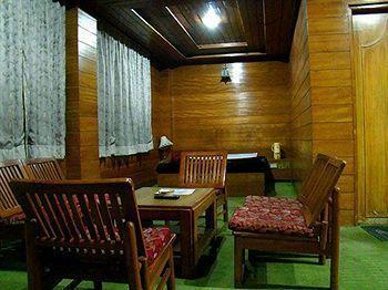 Chandermukhi Hotel Manāli Екстериор снимка